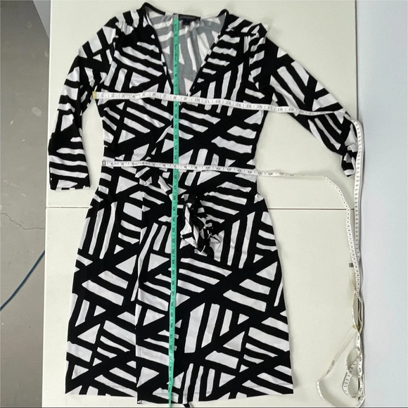 Banana Republic Factory Wrap Dress Midi Size XS Black White Abstract Print - Picture 10 of 11